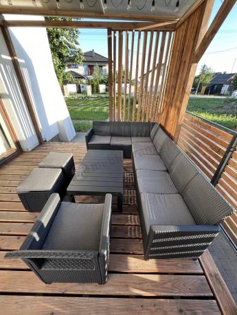 Duży narożnik tarasowy Nedler VII, stół podnoszony, fotel i dwie pufy