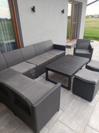 Duży narożnik tarasowy Nedler VII, stół podnoszony, fotel i dwie pufy