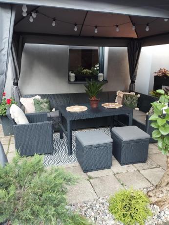 Duży narożnik tarasowy Nedler VII, stół podnoszony, fotel i dwie pufy