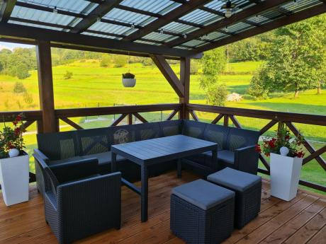 Duży narożnik tarasowy Nedler VII, stół podnoszony, fotel i dwie pufy