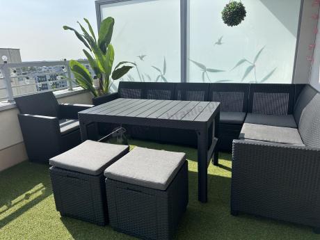 Duży narożnik tarasowy Nedler VII, stół podnoszony, fotel i dwie pufy