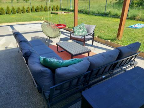 Duży narożnik tarasowy z dodatkowymi blatami i fotelem Panaon GW