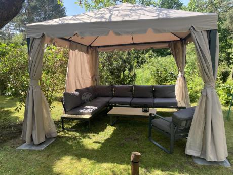 Duży narożnik tarasowy z dodatkowymi blatami i fotelem Panaon GW