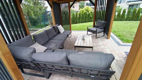 Duży narożnik tarasowy z dodatkowymi blatami i fotelem Panaon GW