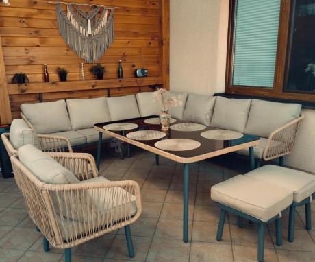 Duży nowoczesny kremowy narożnik tarasowy z wysokim stołem, fotelami i pufami Postigo Corner XXL Nature