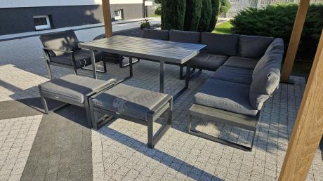 Duży nowoczesny narożnik na taras z fotelem i wysokim stołem Panaon DG