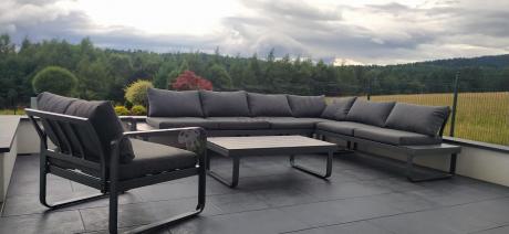 Duży nowoczesny narożnik na taras z fotelem Panaon DG