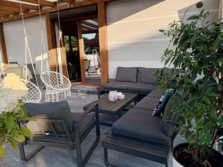 Duży nowoczesny narożnik na taras z fotelem Panaon DG