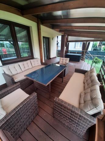 Duży zestaw mebli ogrodowych w kolorze brązowym