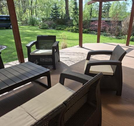 Duży zestaw na taras dla 9 osób z narożnikiem, stołem podnoszonym i trzema fotelami Relly VI brązowy