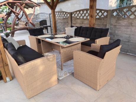 Duży zestaw ogrodowy z czarnymi poduszkami