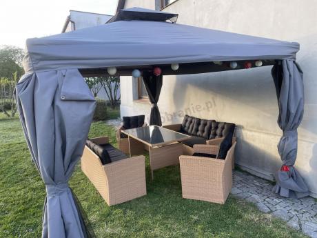 Duży zestaw ogrodowy z czarnymi poduszkami