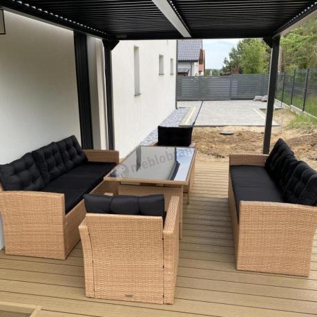 Duży zestaw ogrodowy z czarnymi poduszkami