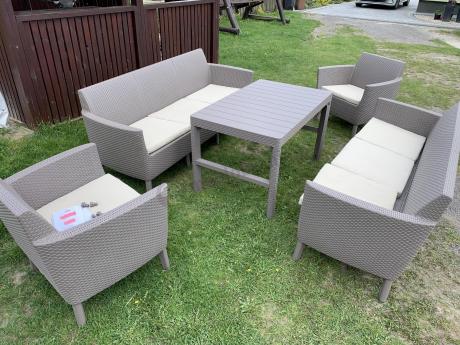 Duży zestaw ogrodowy z podnoszonym stołem Meblobranie SFLM cappuccino