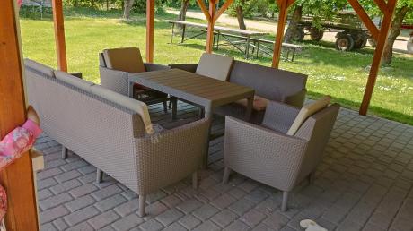 Duży zestaw ogrodowy z podnoszonym stołem Meblobranie SFLM cappuccino