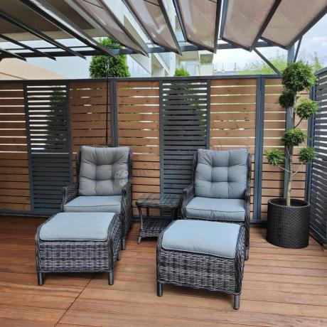 Dwa regulowane fotele z podnóżkami i stolikiem technorattan Laritto Duo - Antracite