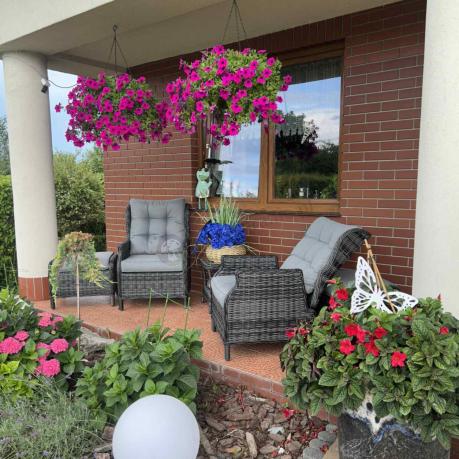 Dwa regulowane fotele z podnóżkami i stolikiem technorattan Laritto Duo - Antracite