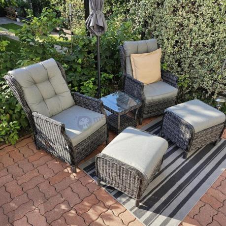 Dwa regulowane fotele z podnóżkami i stolikiem technorattan Laritto Duo - Antracite