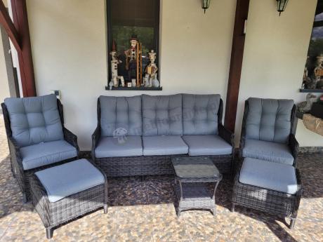 Dwa regulowane fotele z podnóżkami i stolikiem technorattan Laritto Duo - Antracite