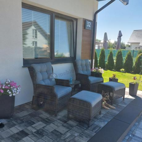 Dwa regulowane fotele z podnóżkami i stolikiem technorattan Laritto Duo - Antracite