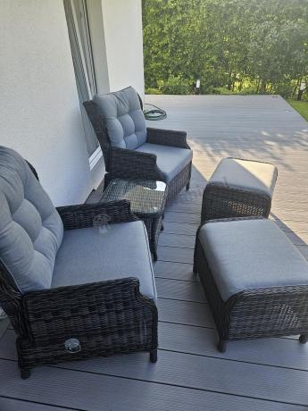 Dwa regulowane fotele z podnóżkami i stolikiem technorattan Laritto Duo - Antracite