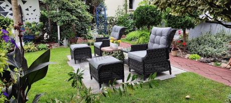 Dwa regulowane fotele z podnóżkami i stolikiem technorattan Laritto Duo - Antracite