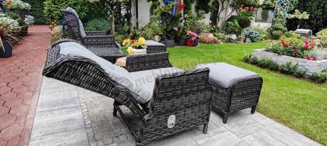 Dwa regulowane fotele z podnóżkami i stolikiem technorattan Laritto Duo - Antracite