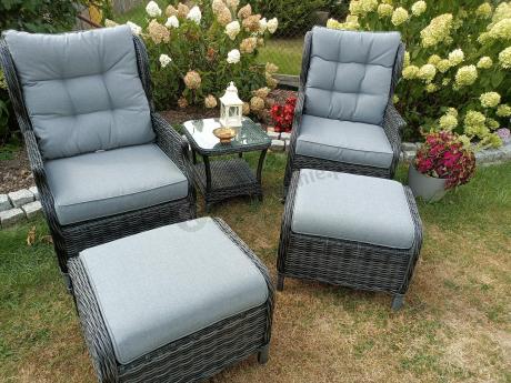 Dwa regulowane fotele z podnóżkami i stolikiem technorattan Laritto Duo - Antracite