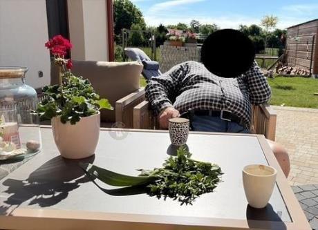 Elegancki zestaw mebli ogrodowych z sofą 3 osobową i 2 fotelami - Safira Beige