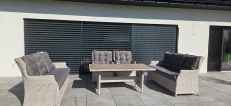Elegancki zestaw mebli technorattanowych Fiorento dla 8 osób ze stolikiem z eleganckim blatem polywood - Grey