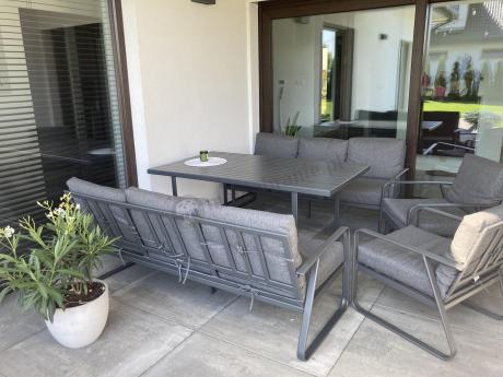 Grafitowe meble metalowe na taras dla 8 osób z 2 sofami Ater Grande - Dark Grey