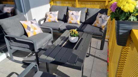 Grafitowe meble metalowe na taras z sofą i fotelami - Panaon Dining DG