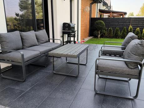 Grafitowe meble metalowe na taras z sofą i fotelami - Panaon Dining DG