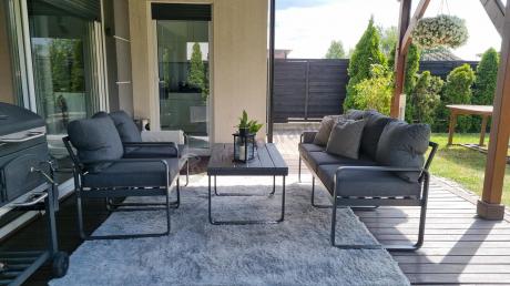 Grafitowe meble metalowe na taras z sofą i fotelami - Panaon Dining DG