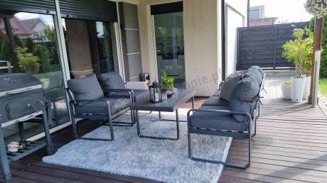 Grafitowe meble metalowe na taras z sofą i fotelami - Panaon Dining DG