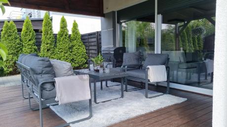 Grafitowe meble metalowe na taras z sofą i fotelami - Panaon Dining DG