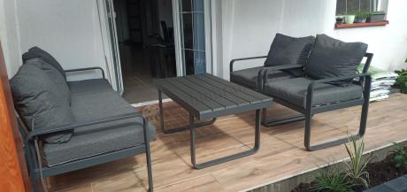 Grafitowe meble metalowe na taras z sofą i fotelami - Panaon Dining DG