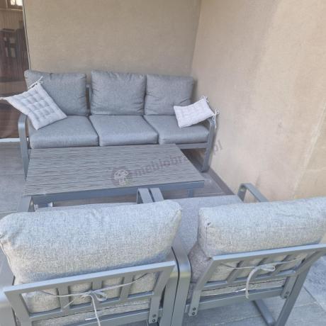 Grafitowe meble metalowe na taras z sofą i fotelami - Panaon Dining DG