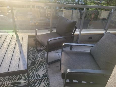 Grafitowe meble metalowe na taras z sofą i fotelami - Panaon Dining DG