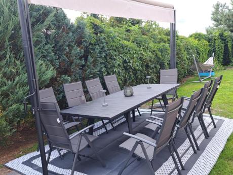 Grafitowe meble ogrodowe Kantara ze stołem rozkładanym 160-240 cm i 10 krzesłami