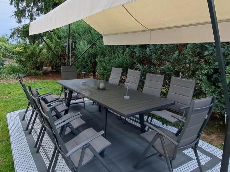 Grafitowe meble ogrodowe Kantara ze stołem rozkładanym 160-240 cm i 10 krzesłami