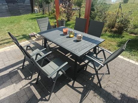 Grafitowe meble ogrodowe Kantara ze stołem rozkładanym 160-240 cm i 10 krzesłami