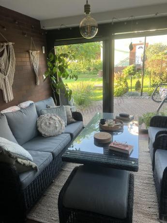 Grafitowe meble technorattanowe z sofą 180cm i wysokim stołem Novici Dining