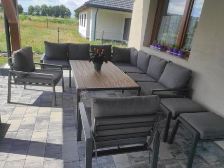 Grafitowe nowoczesne meble tarasowe dla 10 osób Sodor Corner XXL narożnik z 2 fotelami i 2 pufami - Dark Grey Polywoo