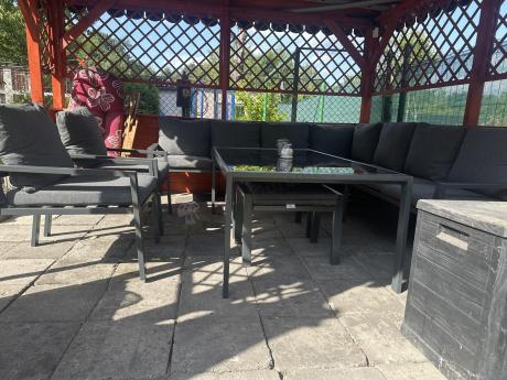 Grafitowe nowoczesne meble tarasowe Sodor Corner XXL narożnik z 2 fotelami i 2 pufami - Dark Grey