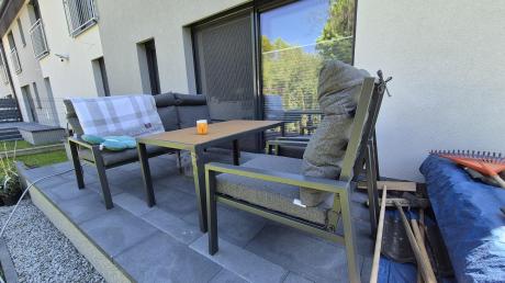 Grafitowy komplet mebli metalowych do ogrodu z sofą 175cm Doros Dining Polywood