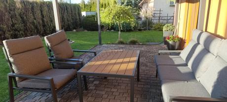 Grafitowy komplet mebli metalowych do ogrodu z sofą 175cm Doros Dining Polywood