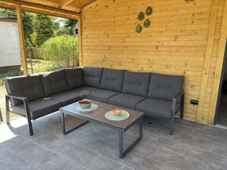 Grafitowy komplet mebli na taras - narożnik ze stolikiem - Elke Corner - Grey