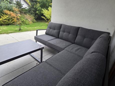 Grafitowy komplet mebli na taras - narożnik ze stolikiem - Elke Corner - Grey