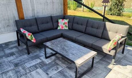 Grafitowy komplet mebli na taras - narożnik ze stolikiem - Elke Corner - Grey